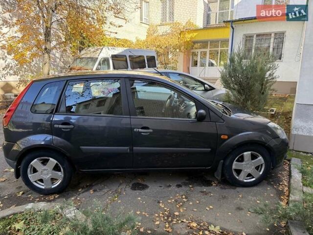 Сірий Форд Фієста, об'ємом двигуна 1.39 л та пробігом 149 тис. км за 3500 $, фото 1 на Automoto.ua