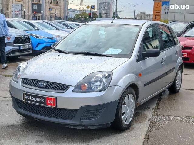 Серый Форд Фиеста, объемом двигателя 1.2 л и пробегом 110 тыс. км за 4490 $, фото 1 на Automoto.ua