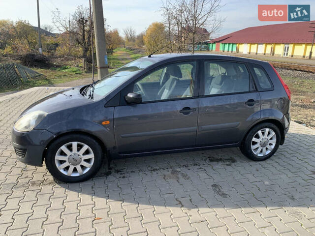 Сірий Форд Фієста, об'ємом двигуна 1.4 л та пробігом 161 тис. км за 2750 $, фото 1 на Automoto.ua