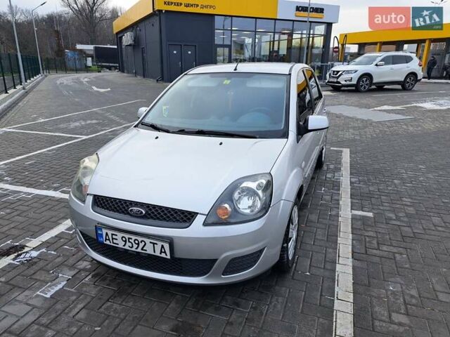Сірий Форд Фієста, об'ємом двигуна 1.39 л та пробігом 183 тис. км за 3950 $, фото 1 на Automoto.ua