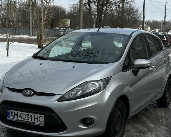Сірий Форд Фієста, об'ємом двигуна 1.4 л та пробігом 210 тис. км за 5000 $, фото 1 на Automoto.ua