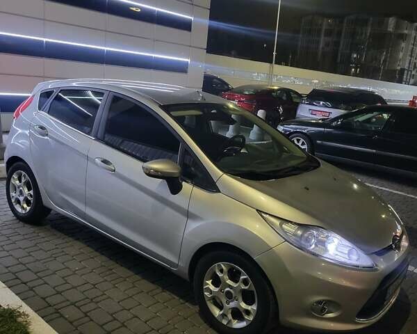 Сірий Форд Фієста, об'ємом двигуна 1.4 л та пробігом 172 тис. км за 6500 $, фото 1 на Automoto.ua
