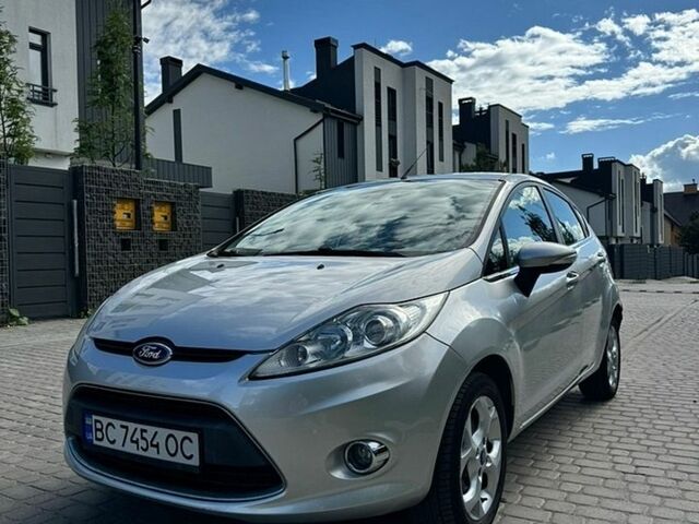 Сірий Форд Фієста, об'ємом двигуна 1.4 л та пробігом 240 тис. км за 4999 $, фото 1 на Automoto.ua