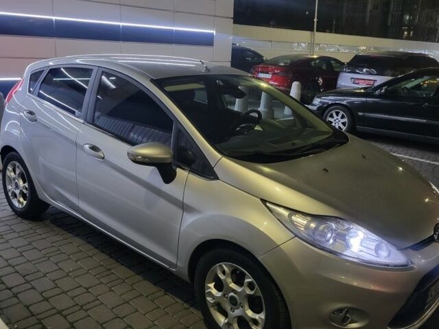 Серый Форд Фиеста, объемом двигателя 1.4 л и пробегом 172 тыс. км за 6500 $, фото 1 на Automoto.ua