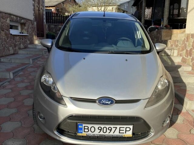 Сірий Форд Фієста, об'ємом двигуна 1.4 л та пробігом 212 тис. км за 6200 $, фото 1 на Automoto.ua