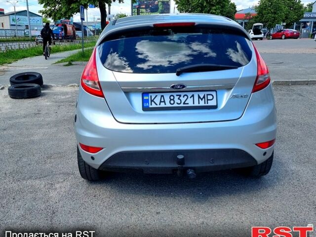 Серый Форд Фиеста, объемом двигателя 1.4 л и пробегом 168 тыс. км за 6700 $, фото 1 на Automoto.ua
