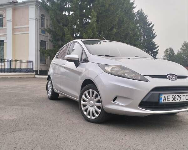 Сірий Форд Фієста, об'ємом двигуна 1.24 л та пробігом 183 тис. км за 5700 $, фото 1 на Automoto.ua