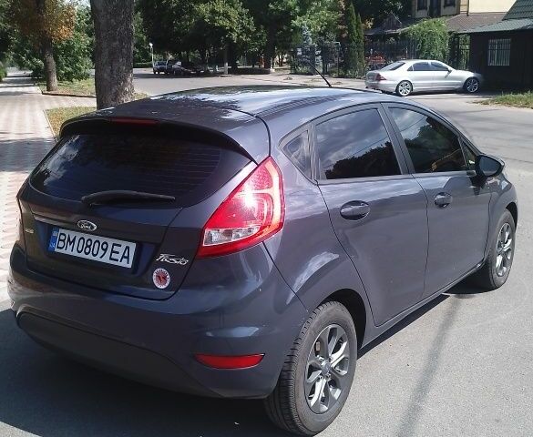 Сірий Форд Фієста, об'ємом двигуна 1.4 л та пробігом 235 тис. км за 5888 $, фото 1 на Automoto.ua