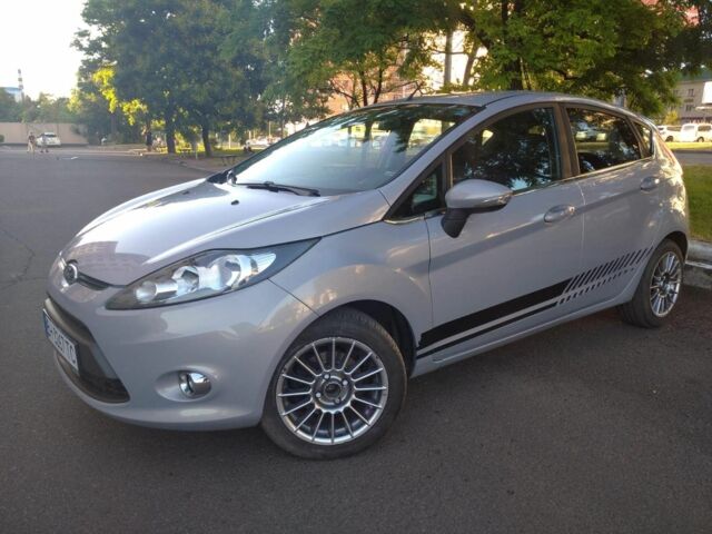 Сірий Форд Фієста, об'ємом двигуна 1.2 л та пробігом 107 тис. км за 5700 $, фото 1 на Automoto.ua