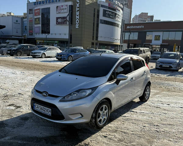 Сірий Форд Фієста, об'ємом двигуна 1.4 л та пробігом 136 тис. км за 7250 $, фото 1 на Automoto.ua