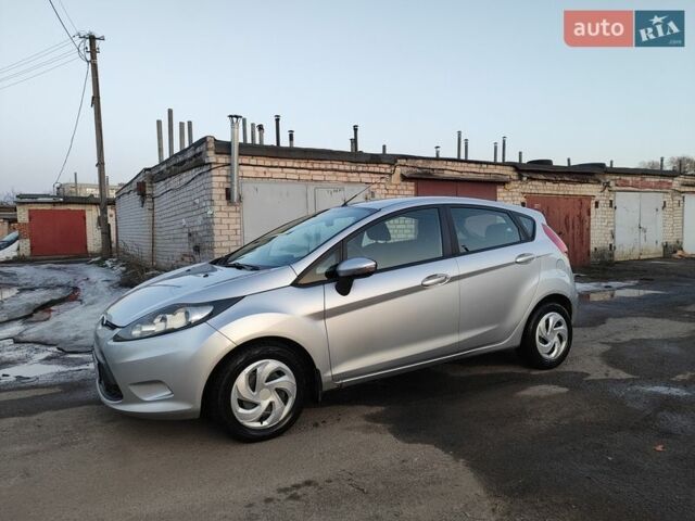 Сірий Форд Фієста, об'ємом двигуна 1.25 л та пробігом 158 тис. км за 5500 $, фото 1 на Automoto.ua
