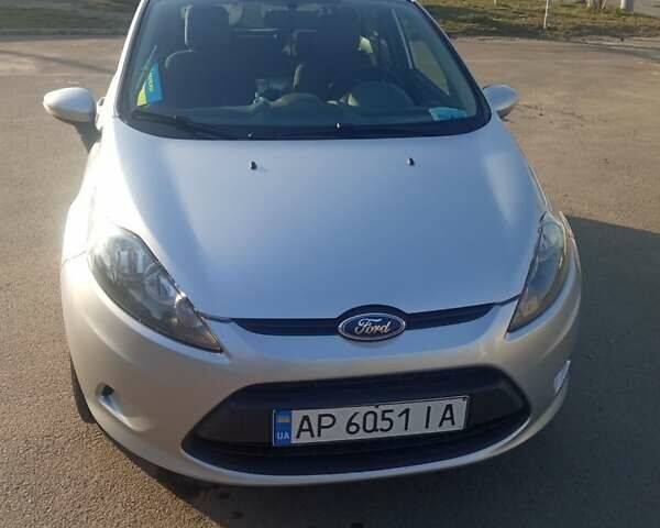 Сірий Форд Фієста, об'ємом двигуна 1.6 л та пробігом 187 тис. км за 5300 $, фото 1 на Automoto.ua
