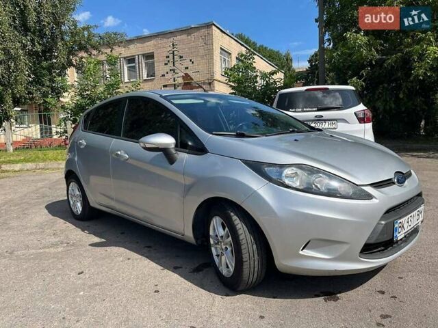 Сірий Форд Фієста, об'ємом двигуна 1.25 л та пробігом 85 тис. км за 6500 $, фото 1 на Automoto.ua