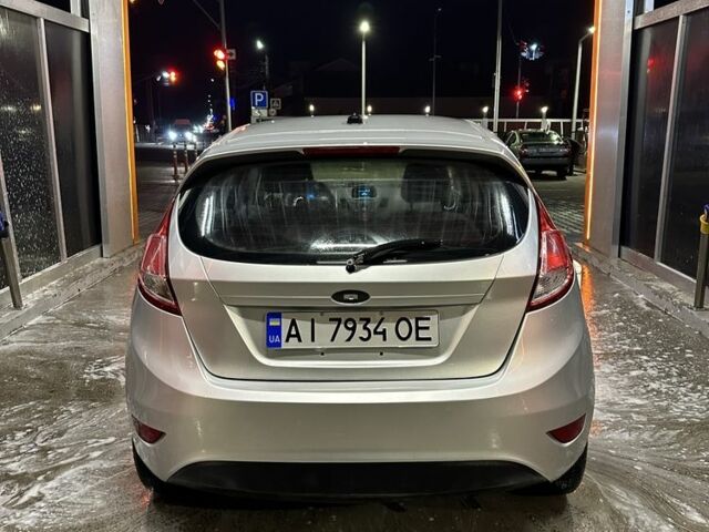Сірий Форд Фієста, об'ємом двигуна 1.6 л та пробігом 165 тис. км за 4400 $, фото 1 на Automoto.ua