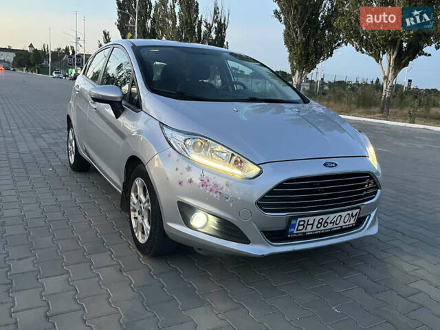 Сірий Форд Фієста, об'ємом двигуна 1.6 л та пробігом 138 тис. км за 8000 $, фото 1 на Automoto.ua