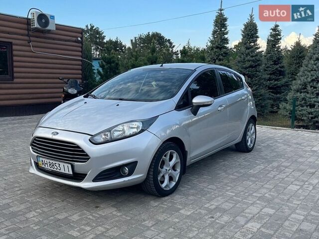 Серый Форд Фиеста, объемом двигателя 1 л и пробегом 229 тыс. км за 3900 $, фото 1 на Automoto.ua