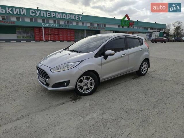 Серый Форд Фиеста, объемом двигателя 1.6 л и пробегом 139 тыс. км за 8500 $, фото 1 на Automoto.ua