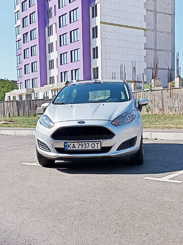 Серый Форд Фиеста, объемом двигателя 1.5 л и пробегом 247 тыс. км за 7500 $, фото 1 на Automoto.ua