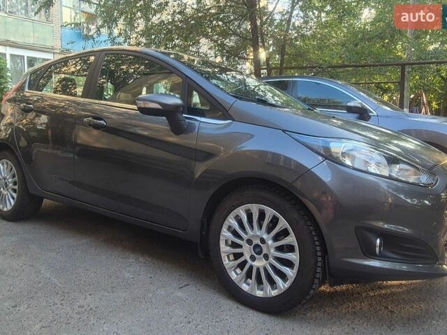 Сірий Форд Фієста, об'ємом двигуна 1.6 л та пробігом 111 тис. км за 8400 $, фото 1 на Automoto.ua