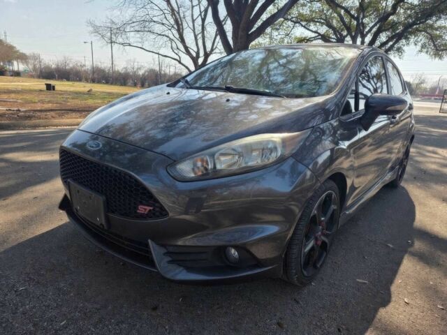 Серый Форд Фиеста, объемом двигателя 1.6 л и пробегом 51 тыс. км за 9000 $, фото 1 на Automoto.ua