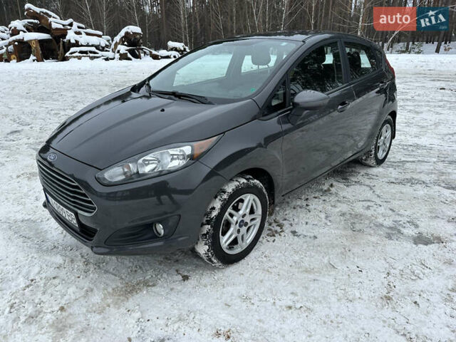 Серый Форд Фиеста, объемом двигателя 1.6 л и пробегом 93 тыс. км за 8500 $, фото 1 на Automoto.ua