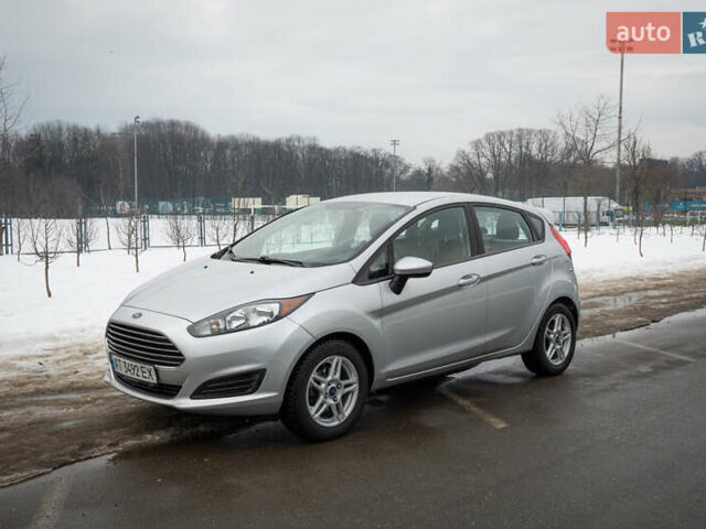 Серый Форд Фиеста, объемом двигателя 1.6 л и пробегом 150 тыс. км за 8400 $, фото 1 на Automoto.ua