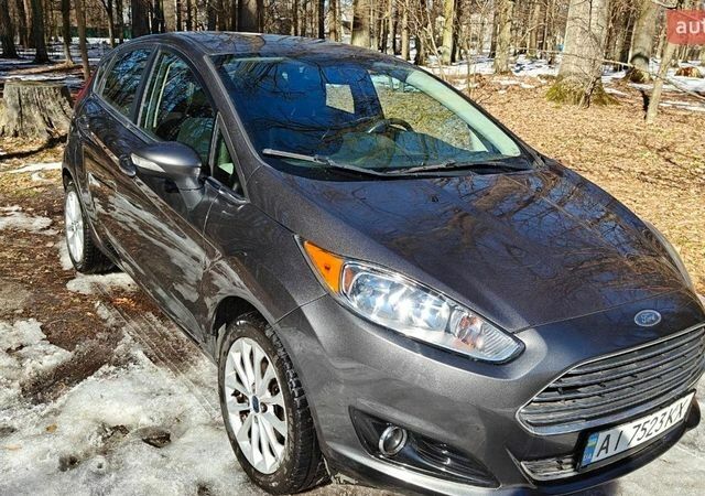 Серый Форд Фиеста, объемом двигателя 1.6 л и пробегом 99 тыс. км за 7200 $, фото 1 на Automoto.ua