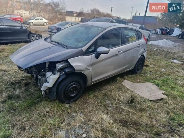 Серый Форд Фиеста, объемом двигателя 1.6 л и пробегом 79 тыс. км за 4500 $, фото 1 на Automoto.ua