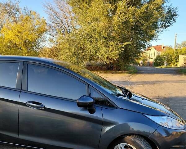 Сірий Форд Фієста, об'ємом двигуна 1.6 л та пробігом 211 тис. км за 7700 $, фото 1 на Automoto.ua