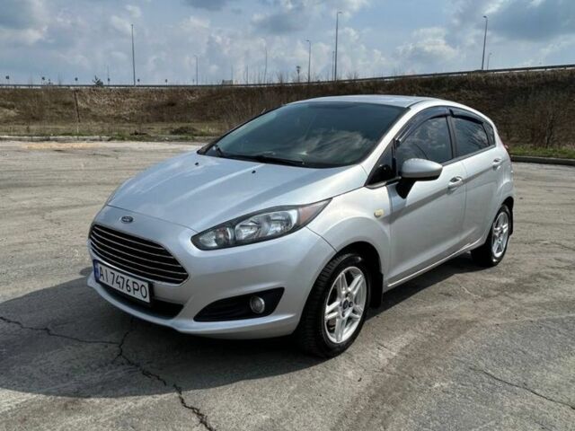 Серый Форд Фиеста, объемом двигателя 1.6 л и пробегом 134 тыс. км за 9200 $, фото 1 на Automoto.ua