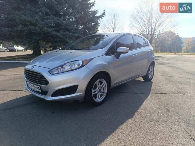 Серый Форд Фиеста, объемом двигателя 1.6 л и пробегом 141 тыс. км за 8400 $, фото 1 на Automoto.ua