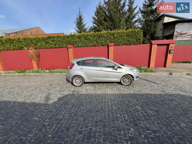 Серый Форд Фиеста, объемом двигателя 1.6 л и пробегом 95 тыс. км за 8500 $, фото 1 на Automoto.ua