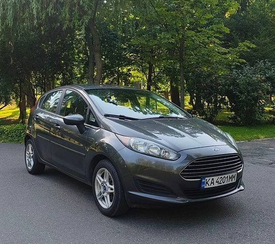 Сірий Форд Фієста, об'ємом двигуна 1.6 л та пробігом 147 тис. км за 7600 $, фото 1 на Automoto.ua