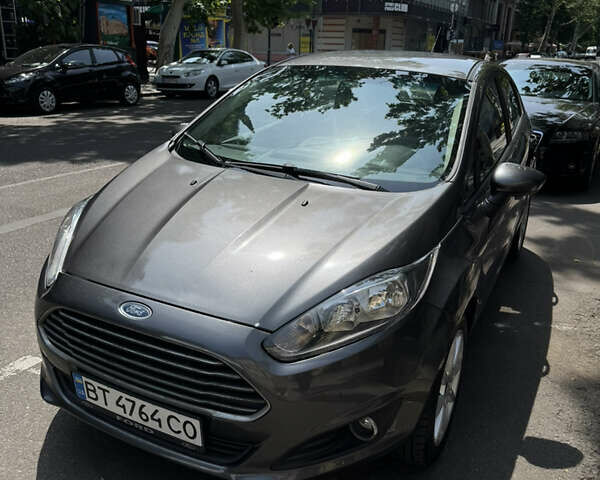Серый Форд Фиеста, объемом двигателя 1.6 л и пробегом 39 тыс. км за 10000 $, фото 1 на Automoto.ua