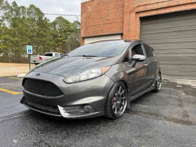 Серый Форд Фиеста, объемом двигателя 1.6 л и пробегом 34 тыс. км за 2000 $, фото 1 на Automoto.ua