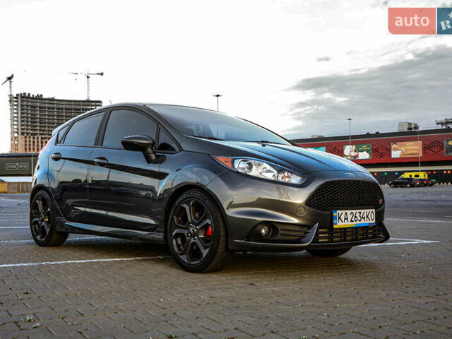 Серый Форд Фиеста, объемом двигателя 1.6 л и пробегом 85 тыс. км за 12500 $, фото 1 на Automoto.ua