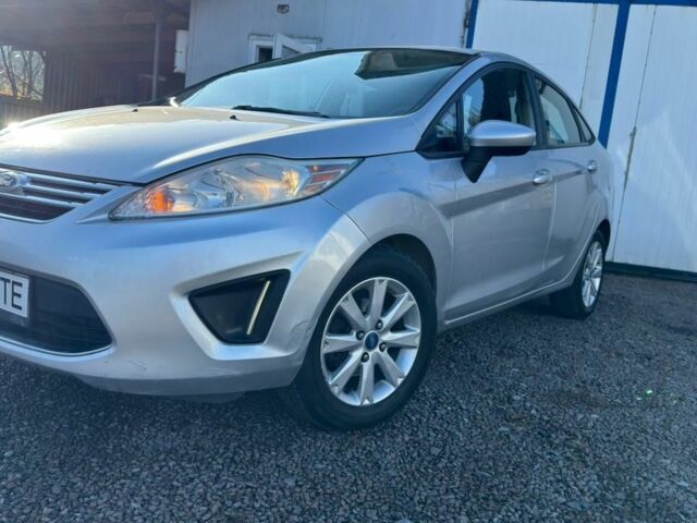 Серый Форд Фиеста, объемом двигателя 1.6 л и пробегом 266 тыс. км за 5700 $, фото 1 на Automoto.ua