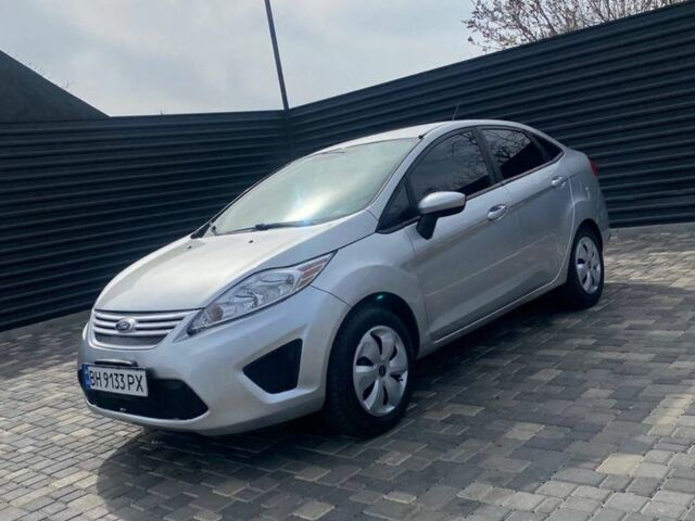 Серый Форд Фиеста, объемом двигателя 1.6 л и пробегом 240 тыс. км за 4600 $, фото 1 на Automoto.ua