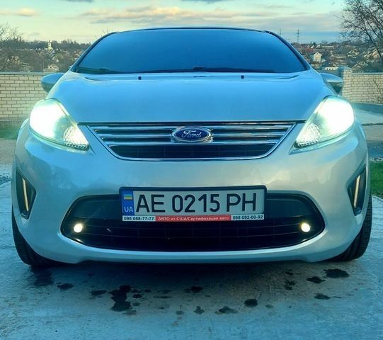 Сірий Форд Фієста, об'ємом двигуна 1.6 л та пробігом 138 тис. км за 6900 $, фото 1 на Automoto.ua