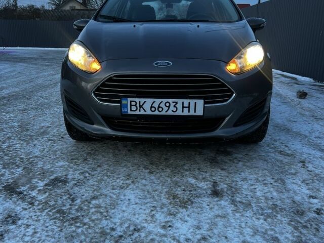 Серый Форд Фиеста, объемом двигателя 1.6 л и пробегом 159 тыс. км за 5999 $, фото 1 на Automoto.ua