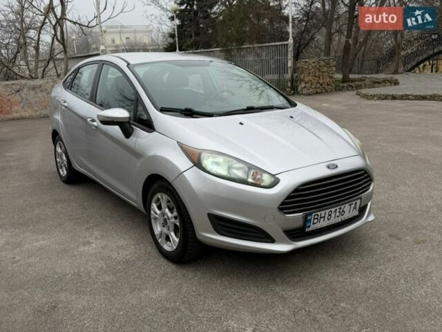 Серый Форд Фиеста, объемом двигателя 1.6 л и пробегом 243 тыс. км за 5200 $, фото 1 на Automoto.ua