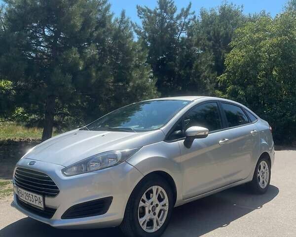 Серый Форд Фиеста, объемом двигателя 1.6 л и пробегом 161 тыс. км за 7500 $, фото 1 на Automoto.ua