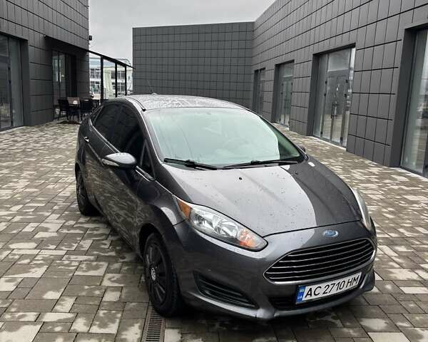 Сірий Форд Фієста, об'ємом двигуна 1 л та пробігом 240 тис. км за 5950 $, фото 1 на Automoto.ua