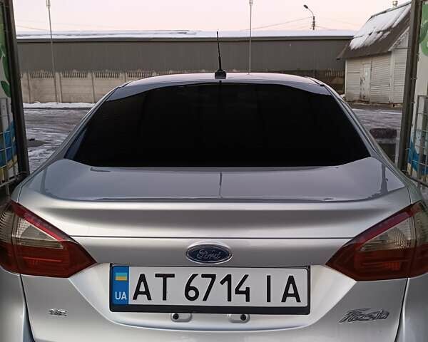 Сірий Форд Фієста, об'ємом двигуна 1.6 л та пробігом 148 тис. км за 6800 $, фото 1 на Automoto.ua