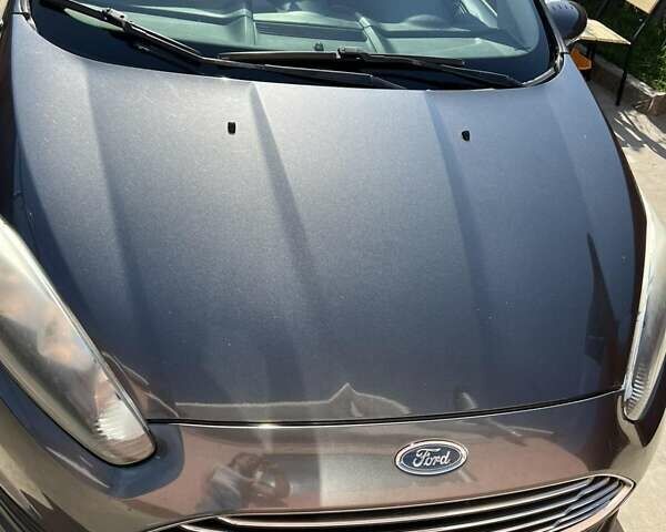 Серый Форд Фиеста, объемом двигателя 1.6 л и пробегом 155 тыс. км за 6700 $, фото 1 на Automoto.ua