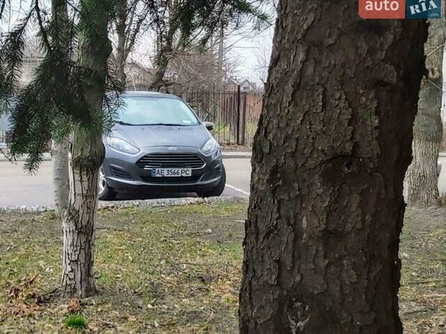 Серый Форд Фиеста, объемом двигателя 1.6 л и пробегом 140 тыс. км за 6950 $, фото 1 на Automoto.ua