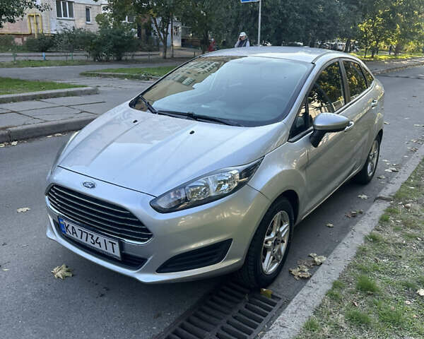 Серый Форд Фиеста, объемом двигателя 1.6 л и пробегом 165 тыс. км за 7900 $, фото 1 на Automoto.ua