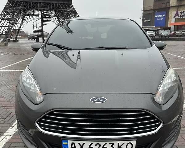 Серый Форд Фиеста, объемом двигателя 1.6 л и пробегом 140 тыс. км за 9500 $, фото 1 на Automoto.ua