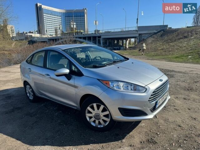 Серый Форд Фиеста, объемом двигателя 1.6 л и пробегом 132 тыс. км за 6700 $, фото 1 на Automoto.ua