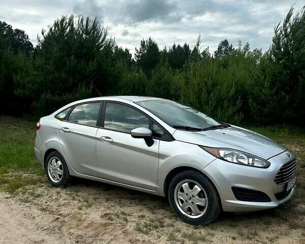 Серый Форд Фиеста, объемом двигателя 1.6 л и пробегом 81 тыс. км за 8250 $, фото 1 на Automoto.ua